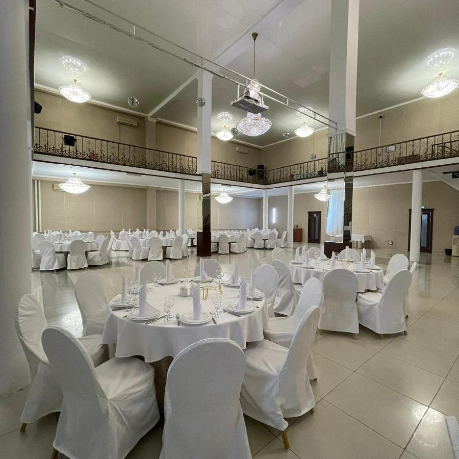 Park Hotel אוראל מראה חיצוני תמונה