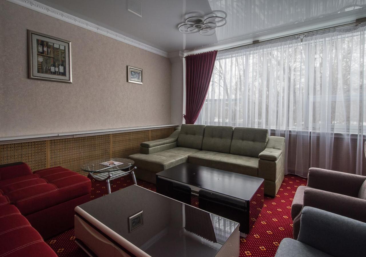 Park Hotel אוראל מראה חיצוני תמונה